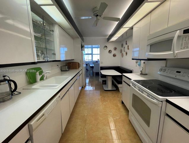 1890 S Ocean Drive 702, Hallandale Beach, FL 33009