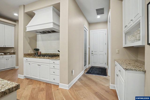 3348 Championship Dr S, Salem, OR 97302
