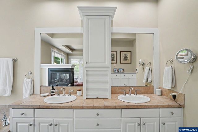 3348 Championship Dr S, Salem, OR 97302