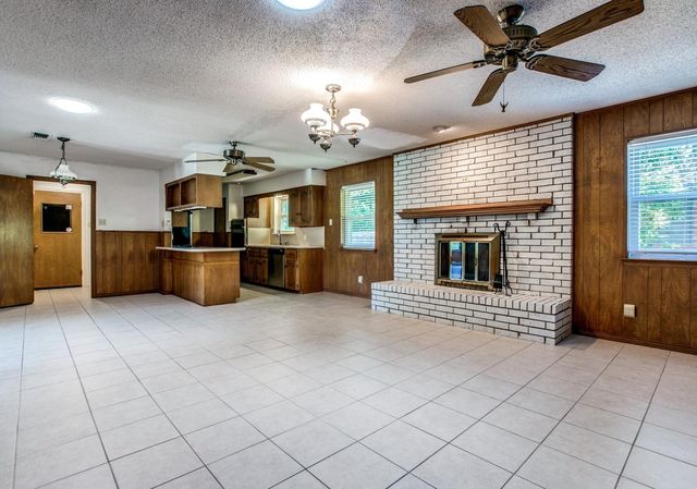 113 S Valley Street, Red Oak, TX 75154