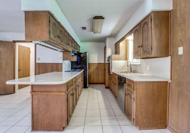 113 S Valley Street, Red Oak, TX 75154