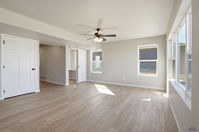 251 N VALLEY DR, Rapid City, SD 57703