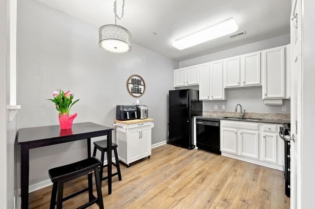 2225 Raven Road 104, Raleigh, NC 27614