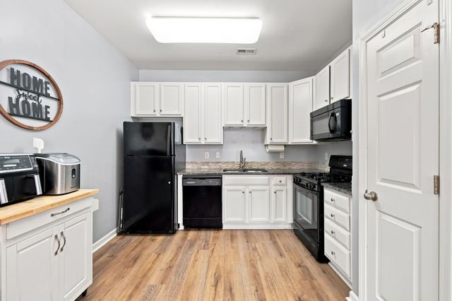 2225 Raven Road 104, Raleigh, NC 27614