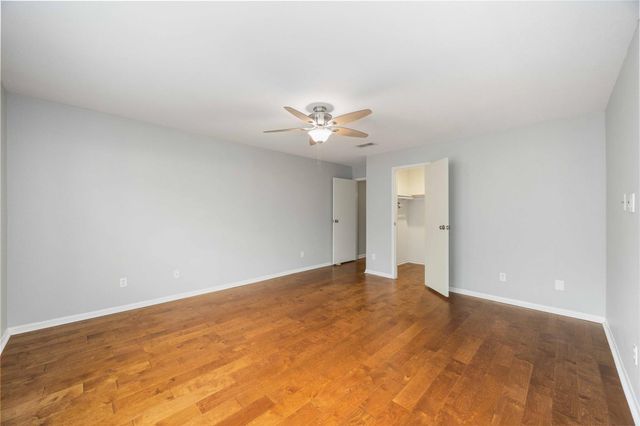 9850 Pagewood Lane 1305, Houston, TX 77042