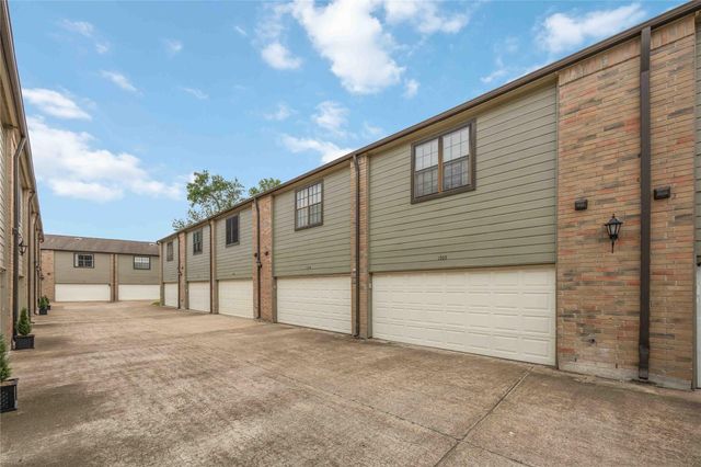 9850 Pagewood Lane 1305, Houston, TX 77042