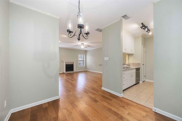 9850 Pagewood Lane 1305, Houston, TX 77042
