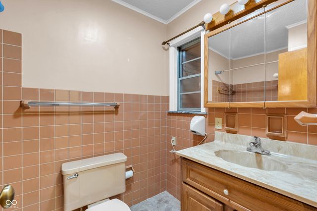 6625 E 9th Street, Indianapolis, IN 46219