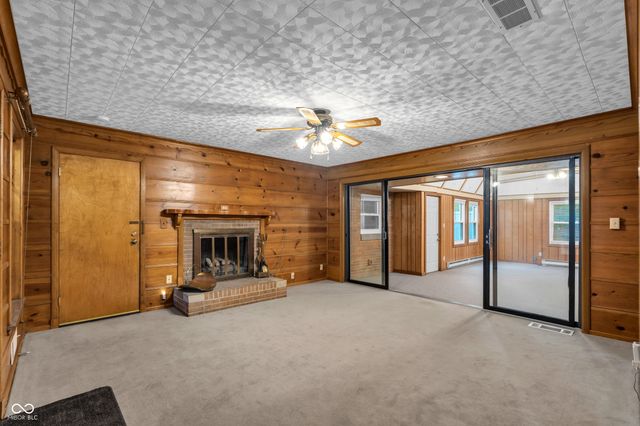 6625 E 9th Street, Indianapolis, IN 46219