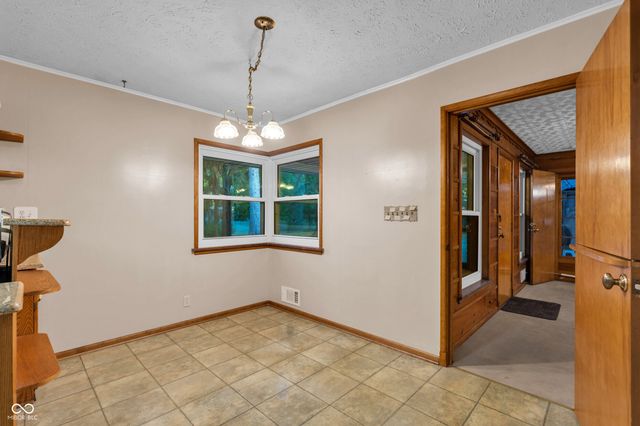 6625 E 9th Street, Indianapolis, IN 46219