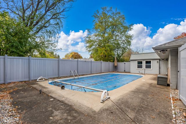 6625 E 9th Street, Indianapolis, IN 46219