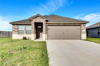 310 Low Bramble DR, Hutto, TX 78634