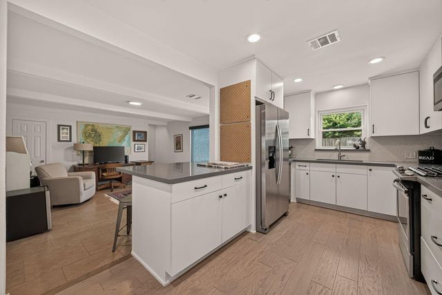 9538 Kerrwood Lane, Houston, TX 77080