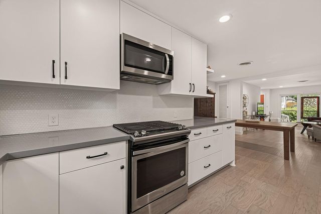 9538 Kerrwood Lane, Houston, TX 77080