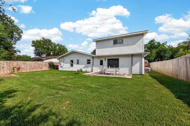 9538 Kerrwood Lane, Houston, TX 77080