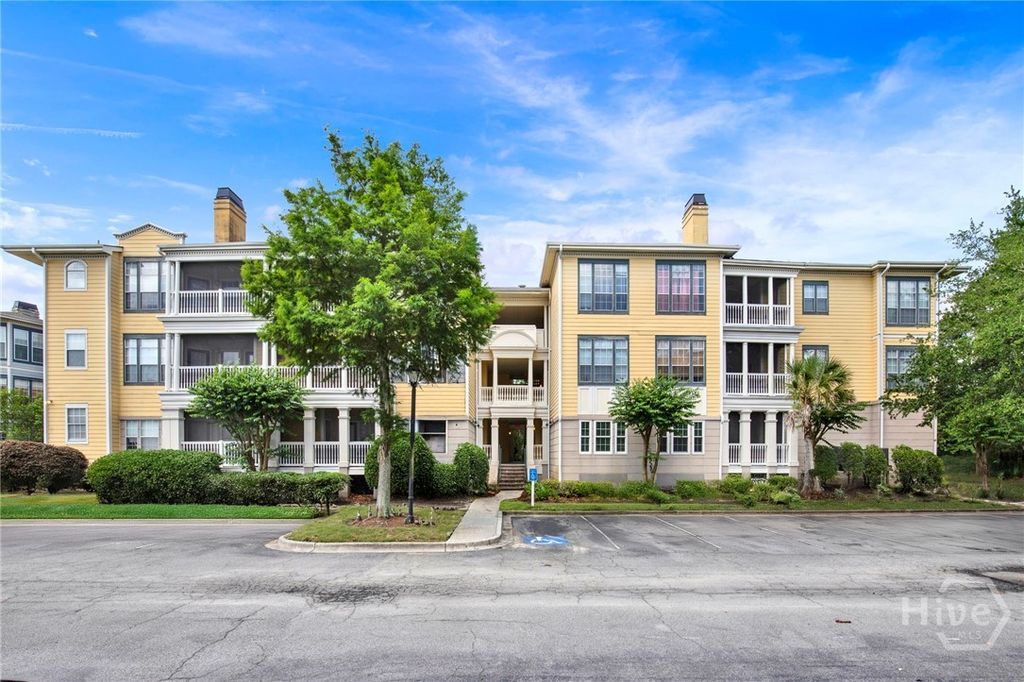 Image 1 of property listing at 2713 Whitemarsh Way, Savannah, GA 31410