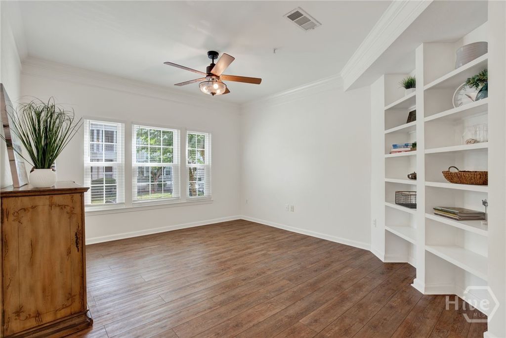 Image 12 of property listing at 2713 Whitemarsh Way, Savannah, GA 31410