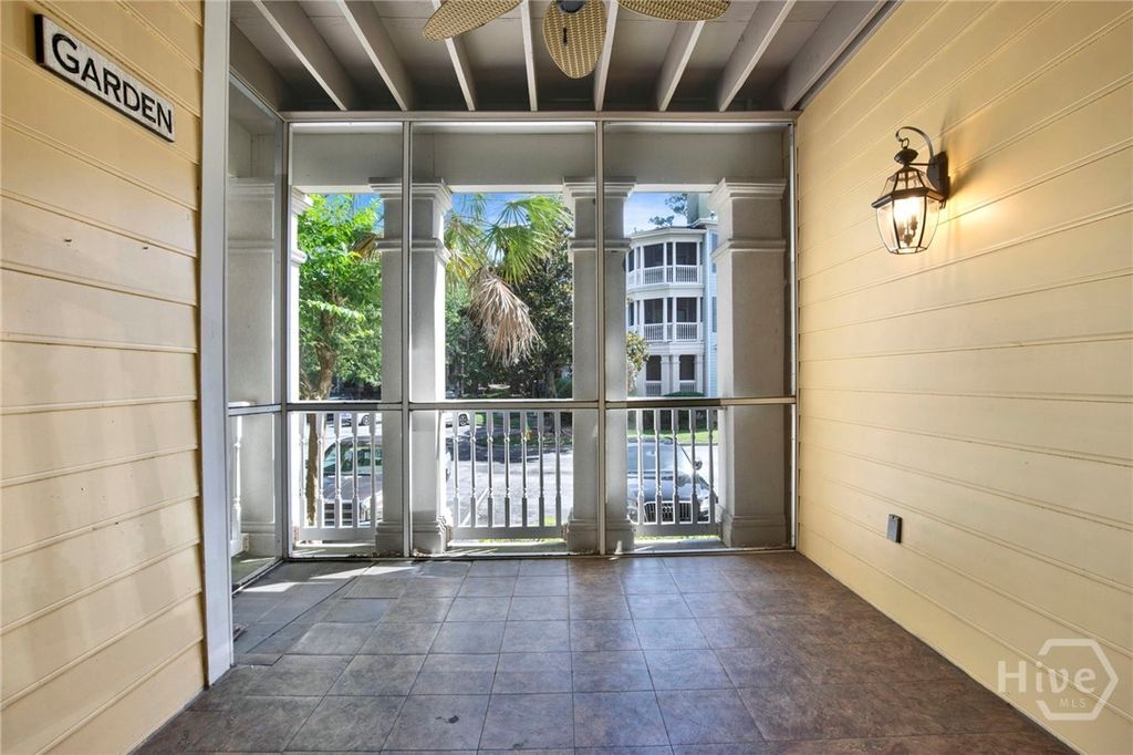 Image 3 of property listing at 2713 Whitemarsh Way, Savannah, GA 31410