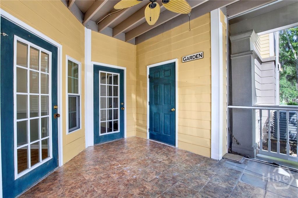 Image 4 of property listing at 2713 Whitemarsh Way, Savannah, GA 31410