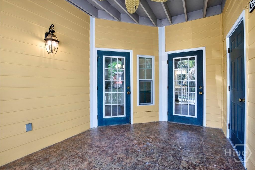 Image 5 of property listing at 2713 Whitemarsh Way, Savannah, GA 31410