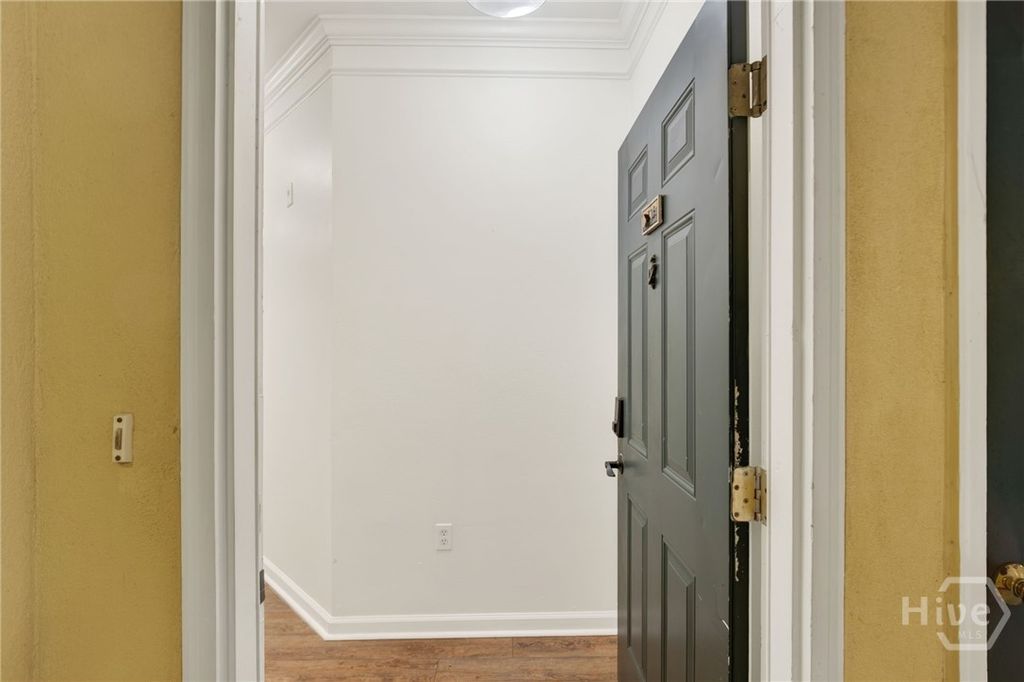 Image 6 of property listing at 2713 Whitemarsh Way, Savannah, GA 31410