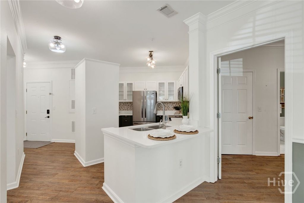 Image 7 of property listing at 2713 Whitemarsh Way, Savannah, GA 31410