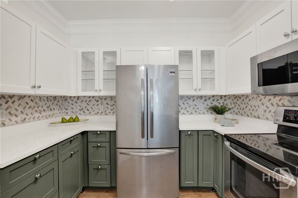 Image 9 of property listing at 2713 Whitemarsh Way, Savannah, GA 31410