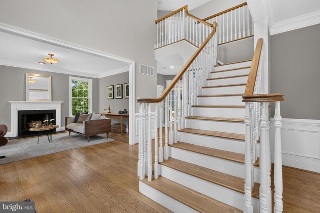 24 CHERRY FARM LN, West Chester, PA 19382