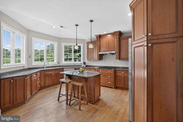 24 CHERRY FARM LN, West Chester, PA 19382