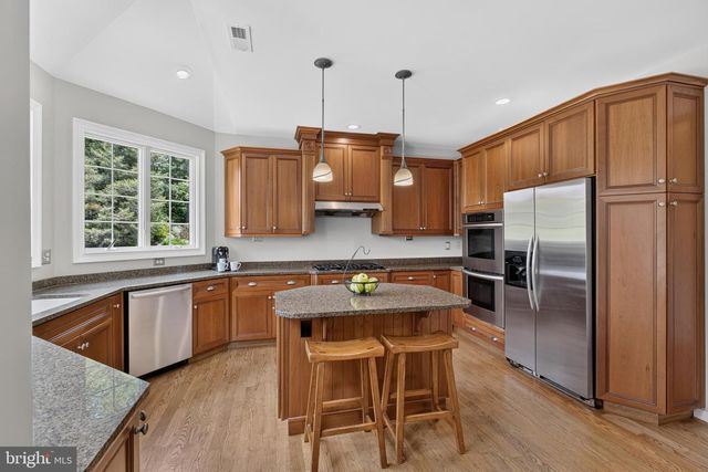 24 CHERRY FARM LN, West Chester, PA 19382
