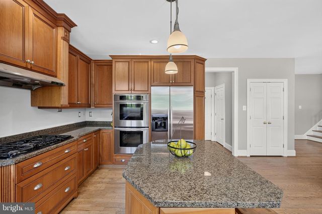 24 CHERRY FARM LN, West Chester, PA 19382