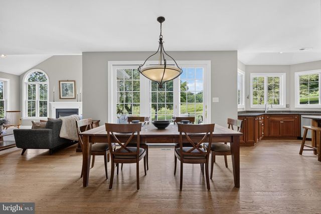 24 CHERRY FARM LN, West Chester, PA 19382