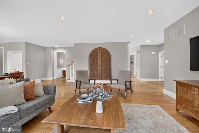 24 CHERRY FARM LN, West Chester, PA 19382