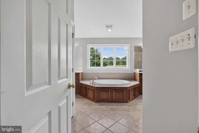 24 CHERRY FARM LN, West Chester, PA 19382
