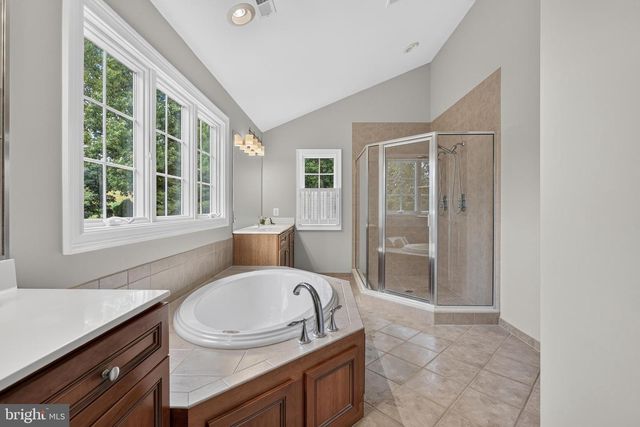 24 CHERRY FARM LN, West Chester, PA 19382