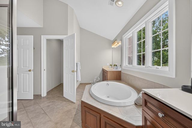 24 CHERRY FARM LN, West Chester, PA 19382