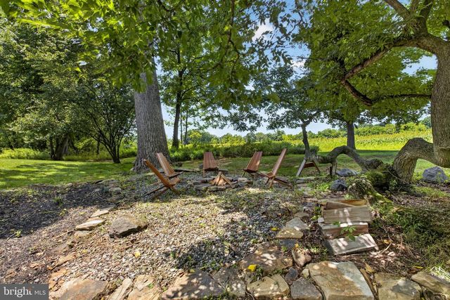 24 CHERRY FARM LN, West Chester, PA 19382