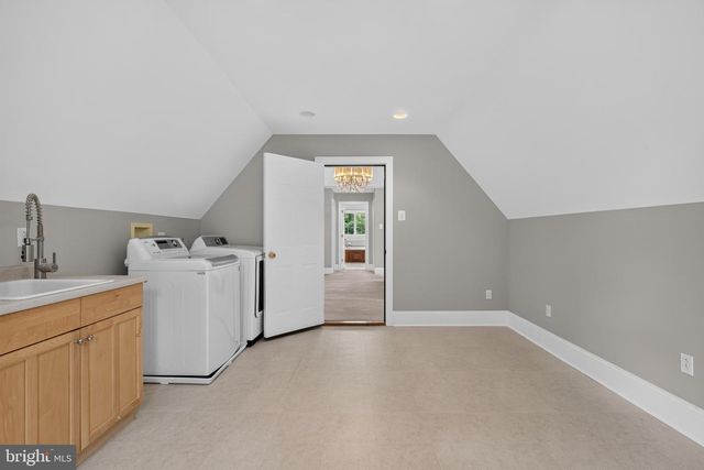 24 CHERRY FARM LN, West Chester, PA 19382