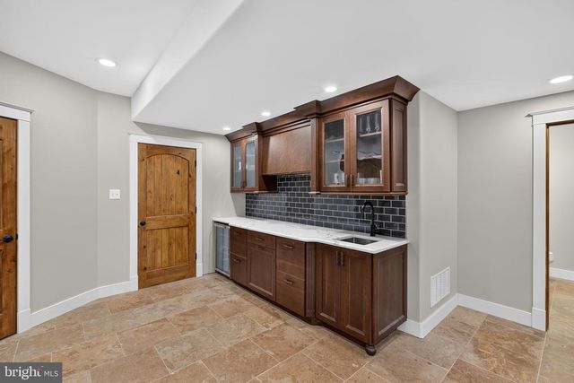 24 CHERRY FARM LN, West Chester, PA 19382