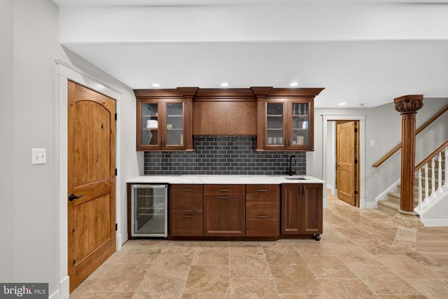 24 CHERRY FARM LN, West Chester, PA 19382