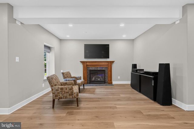 24 CHERRY FARM LN, West Chester, PA 19382