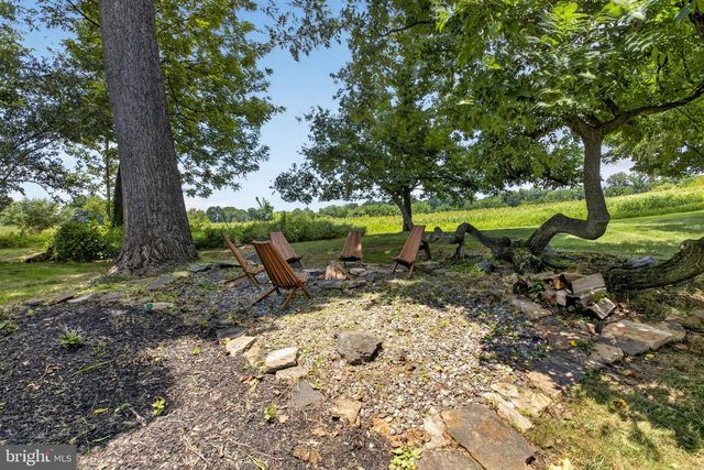 24 CHERRY FARM LN, West Chester, PA 19382