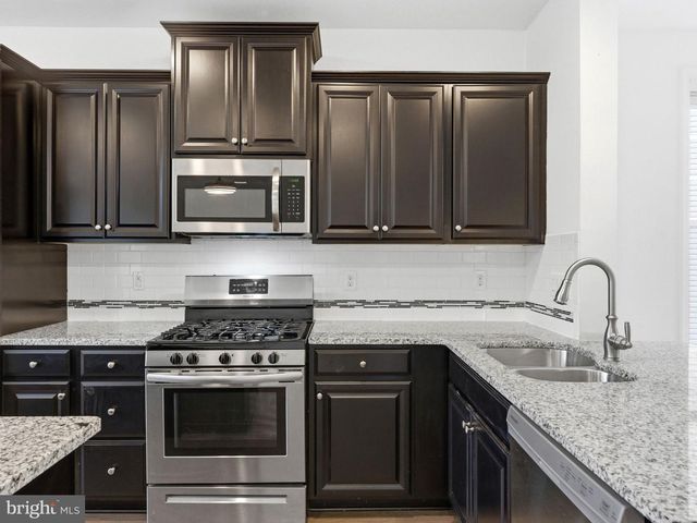 38 SULLIVAN WAY, Marlton, NJ 08053