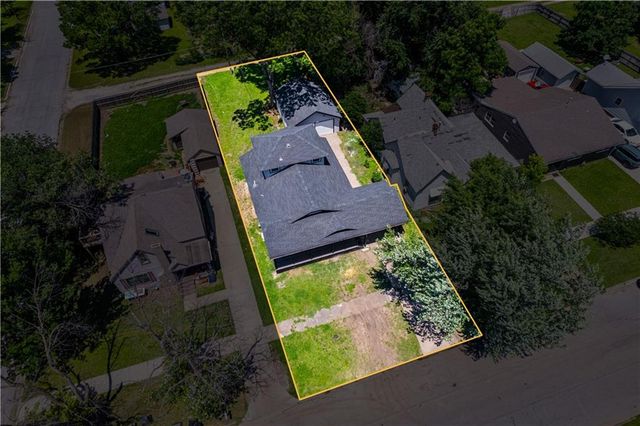 1110 W 3rd Street, Coffeyville, KS 67337