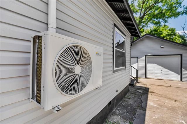 1110 W 3rd Street, Coffeyville, KS 67337