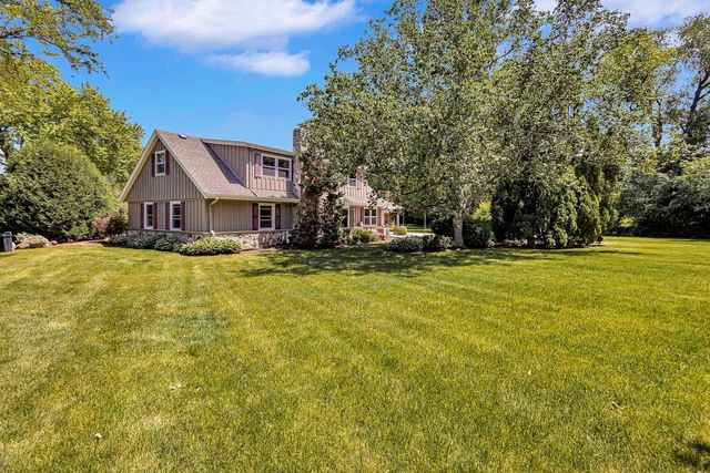 2311 W Kenboern DRIVE, Glendale, WI 53209