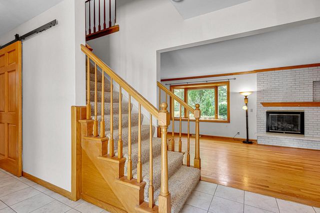 2311 W Kenboern DRIVE, Glendale, WI 53209