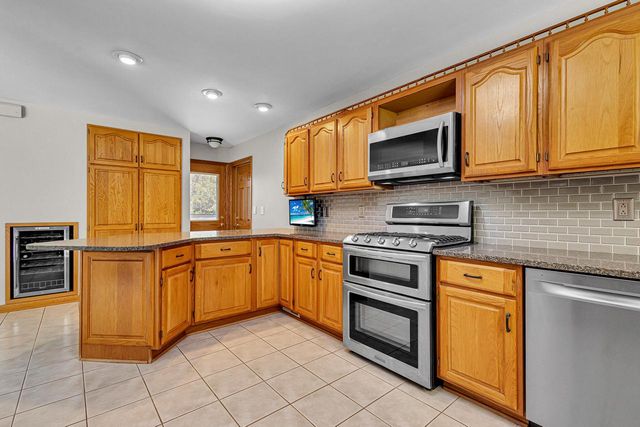 2311 W Kenboern DRIVE, Glendale, WI 53209