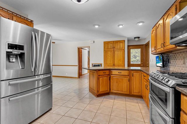 2311 W Kenboern DRIVE, Glendale, WI 53209