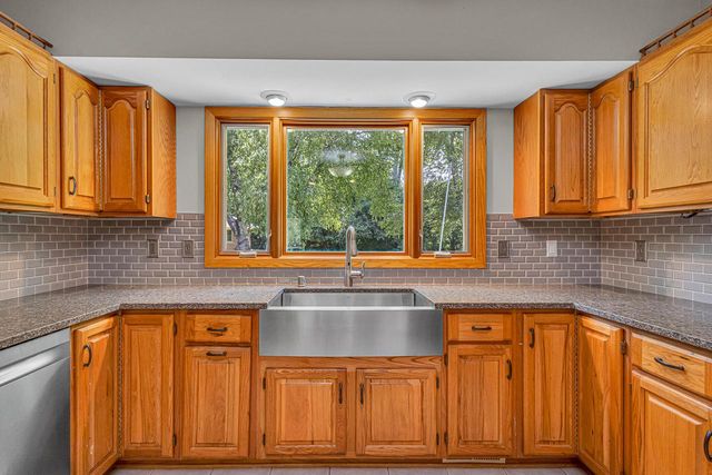 2311 W Kenboern DRIVE, Glendale, WI 53209